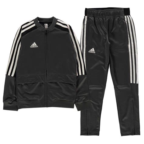 treninguri adidas pentru copii.